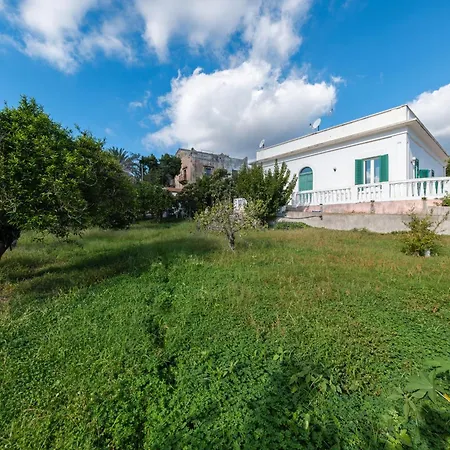 La Casa Bianca Villa *