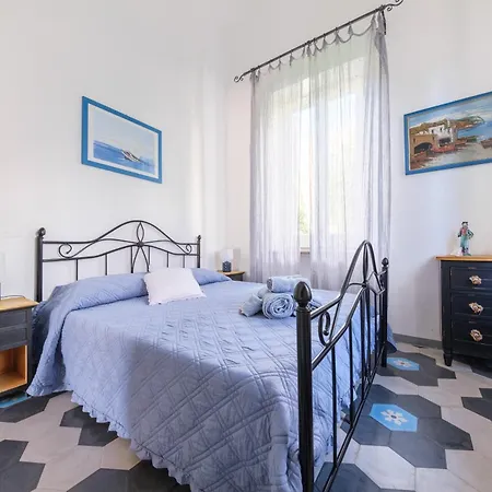 La Casa Bianca * Lípara